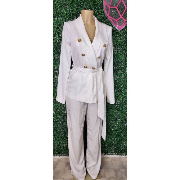 Angela Bassett 2 piece satin suit - Picture 4 of 8